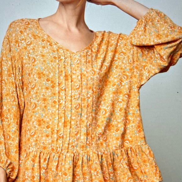 easel Tops - 🍁NWT Easel Floral Peplum Blouse in Mustard Yellow